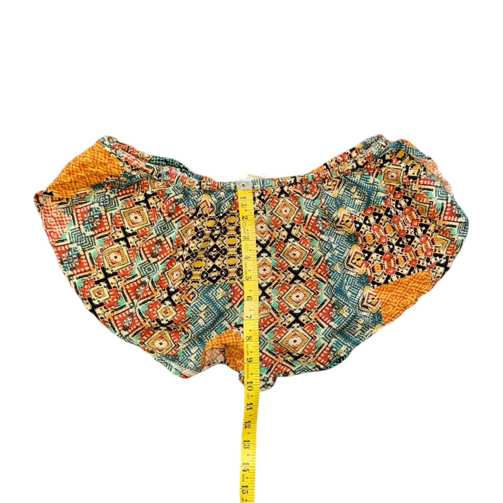 Colorful Geometric Patterned Flowy Short Shorts - Picture 8 of 9